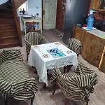 Modern And Old Апартаменты